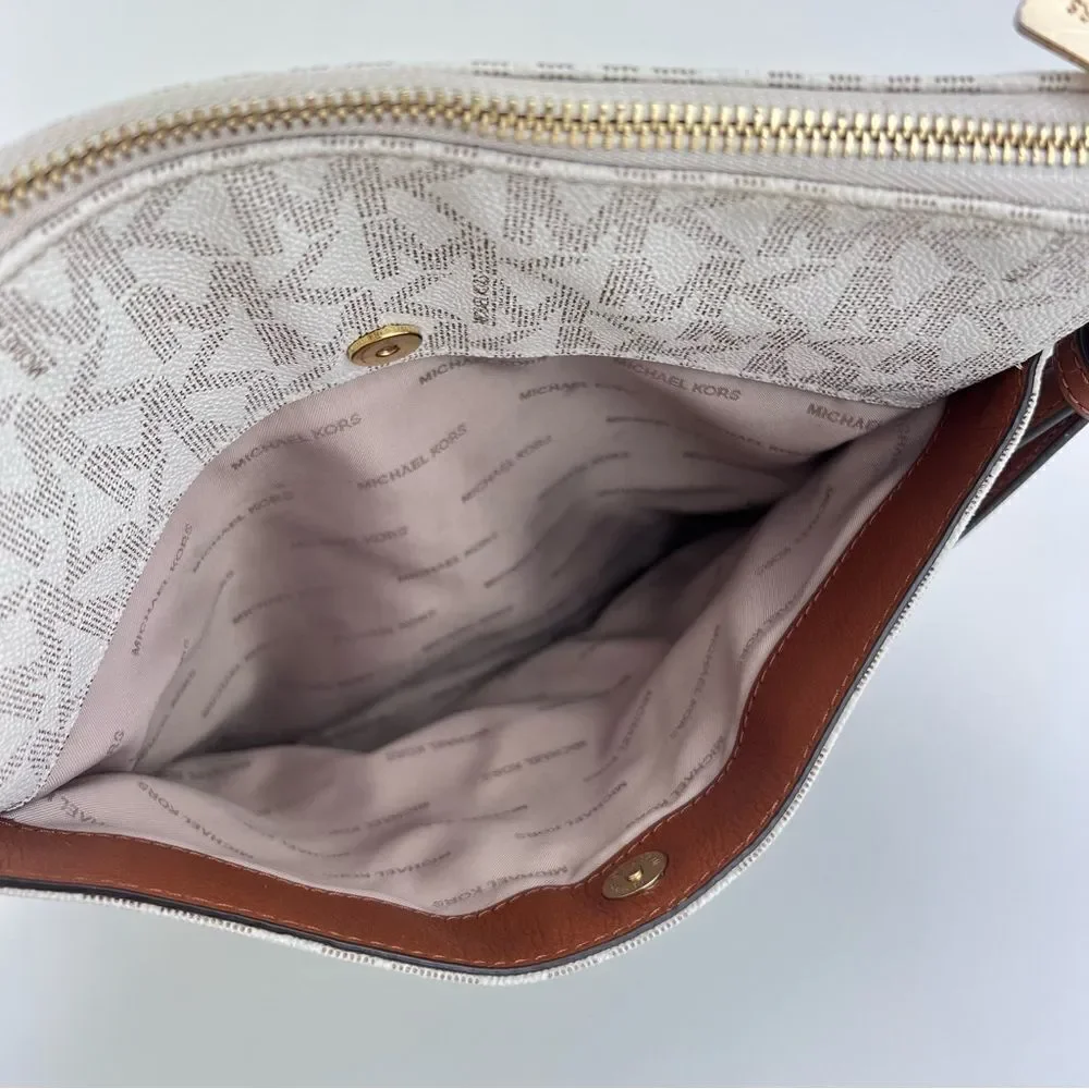 Michael Kors Bedford Signature Flat Crossbody - Vanilla